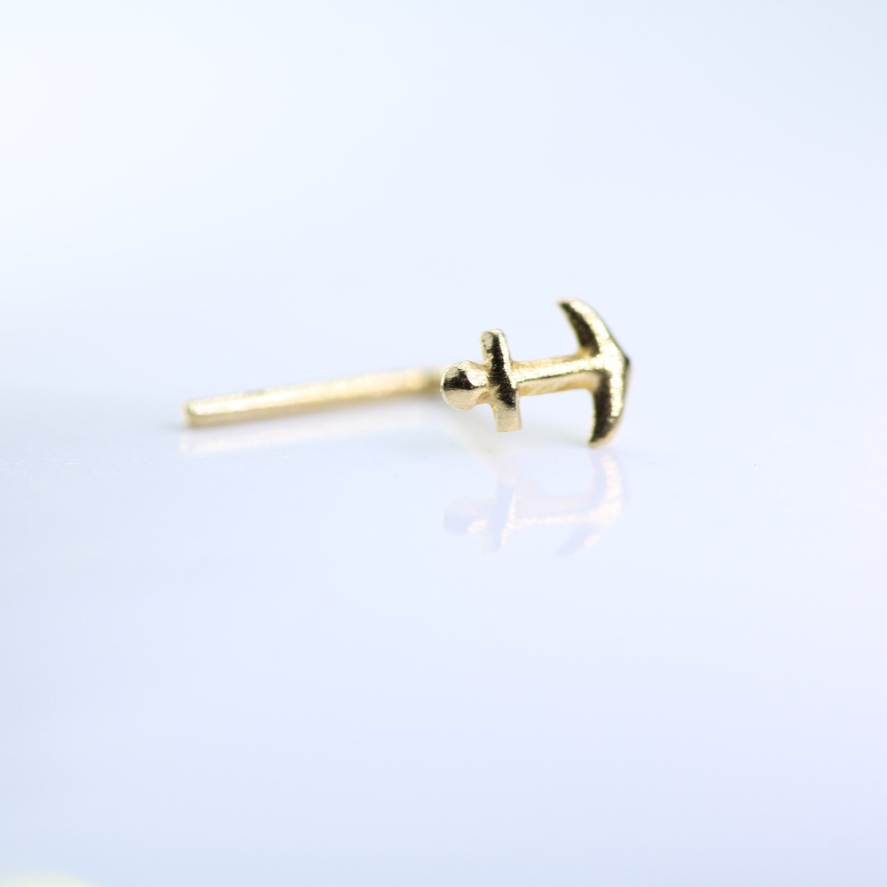 9kt Gold Nose Piercing with beautiful Anchor and tiny 9k gold Mark